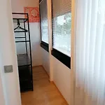 Stylisches Kleines -zentral Gelegen- Naehe Bayarena - In Wiesdorf City- Friedrich Ebert Platz 5a , 4te Etage Mit Balkon-kein Aufzug-lift--kaution Pflicht--