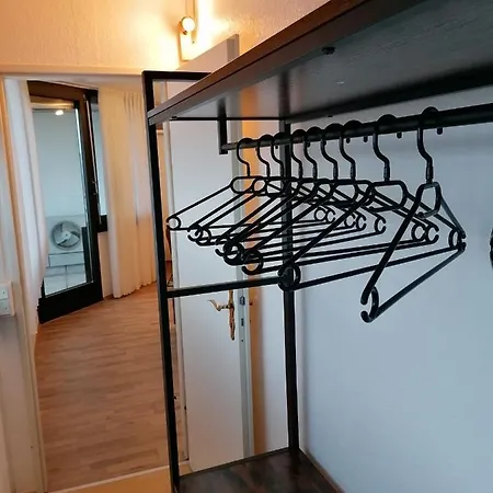 Stylisches Kleines -zentral Gelegen- Naehe Bayarena - In Wiesdorf City- Friedrich Ebert Platz 5a , 4te Etage Mit Balkon-kein Aufzug-lift--kaution Pflicht--