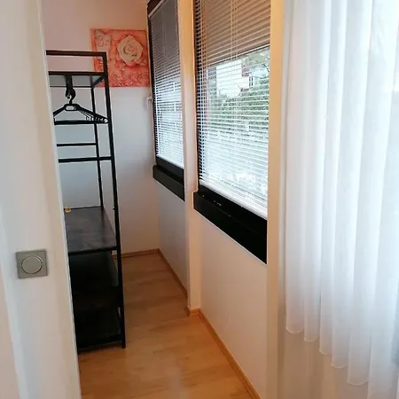 Stylisches Kleines Studio -Zentral Gelegen- Naehe Bayarena - In Leverkusen Wiesdorf City- Friedrich Ebert Platz 5A , 4Te Etage Mit Balkon--Kaution Pflicht--