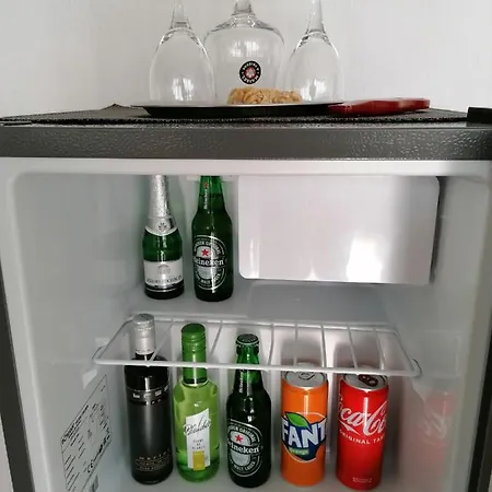 Zentrales City-studio - In Wiesdorf , 4tes Og Mit Balkon-kein Lift- Naehe Chempark & Bayarena--kaution Pflicht-- * Leverkusen