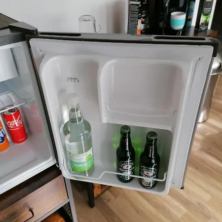 Stylisches Kleines Studio -Zentral Gelegen- Naehe Bayarena - In Leverkusen Wiesdorf City- Friedrich Ebert Platz 5A , 4Te Etage Mit Balkon--Kaution Pflicht--