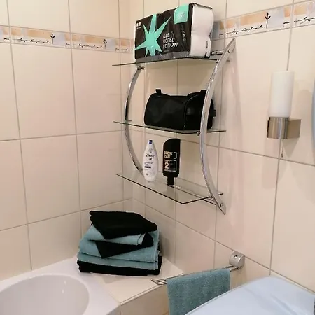 Zentral Leverkusen: Single With Balcony Leverkusen