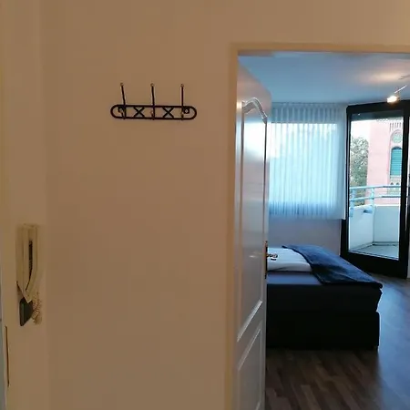 Stylisches Kleines Studio -Zentral Gelegen- Naehe Bayarena - In Leverkusen Wiesdorf City- Friedrich Ebert Platz 5A , 4Te Etage Mit Balkon--Kaution Pflicht-- Leverkusen