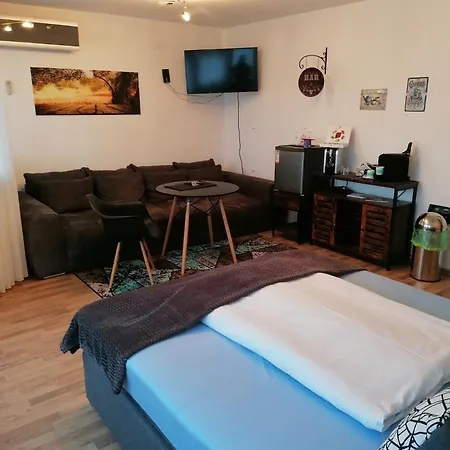 Zentral Leverkusen: Single With Balcony