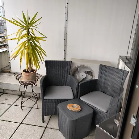 Stylisches Kleines -zentral Gelegen- Naehe Bayarena - In Wiesdorf City- Friedrich Ebert Platz 5a , 4te Etage Mit Balkon-kein Aufzug-lift--kaution Pflicht-- شقة