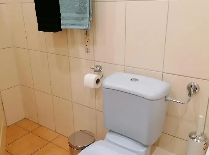 Appartamento Stylisches Kleines -zentral Gelegen- Naehe Bayarena - In Wiesdorf City- Friedrich Ebert Platz 5a , 4te Etage Mit Balkon-kein Aufzug-lift--kaution Pflicht-- Leverkusen