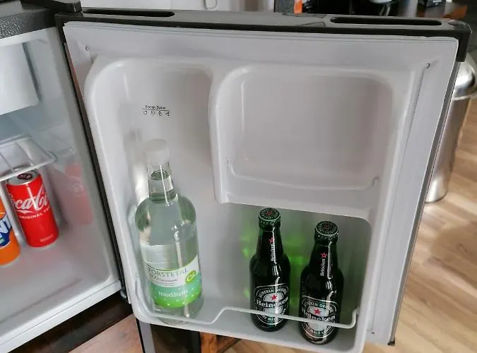 Stylisches Kleines -zentral Gelegen- Naehe Bayarena - In Wiesdorf City- Friedrich Ebert Platz 5a , 4te Etage Mit Balkon-kein Aufzug-lift--kaution Pflicht--