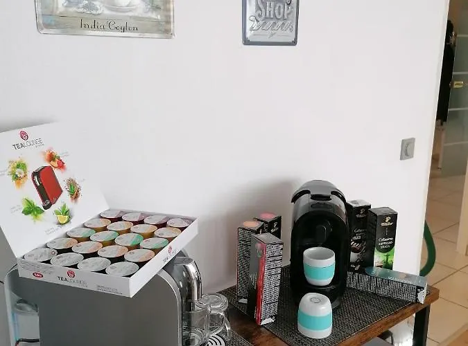 Stylisches Kleines -zentral Gelegen- Naehe Bayarena - In Wiesdorf City- Friedrich Ebert Platz 5a , 4te Etage Mit Balkon-kein Aufzug-lift--kaution Pflicht-- * レバークーゼン