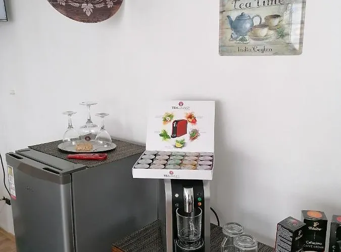 Stylisches Kleines -zentral Gelegen- Naehe Bayarena - In Wiesdorf City- Friedrich Ebert Platz 5a , 4te Etage Mit Balkon-kein Aufzug-lift--kaution Pflicht-- Appartamento Leverkusen