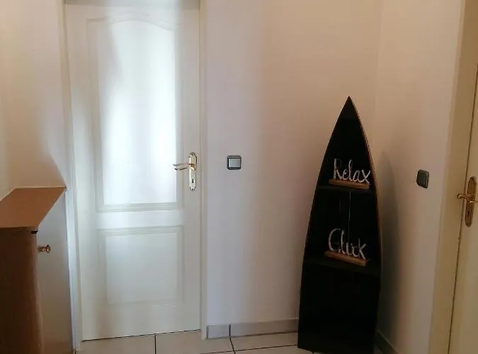 Stylisches Kleines -zentral Gelegen- Naehe Bayarena - In Wiesdorf City- Friedrich Ebert Platz 5a , 4te Etage Mit Balkon-kein Aufzug-lift--kaution Pflicht--