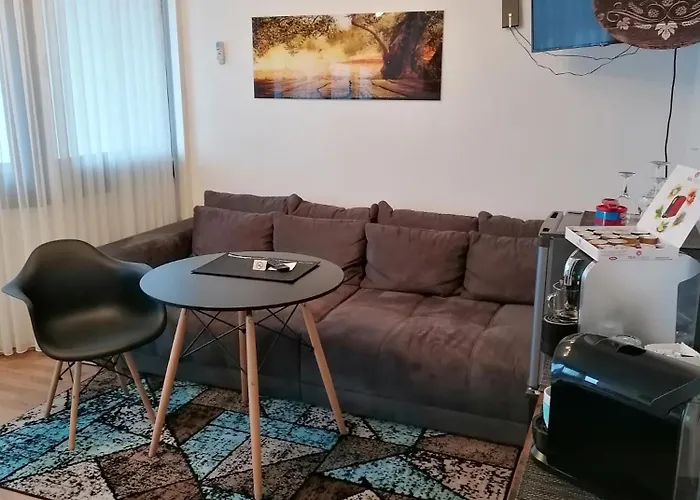 Stylisches Kleines -zentral Gelegen- Naehe Bayarena - In Wiesdorf City- Friedrich Ebert Platz 5a , 4te Etage Mit Balkon-kein Aufzug-lift--kaution Pflicht-- Appartamento