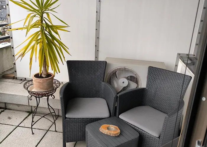 Stylisches Kleines -zentral Gelegen- Naehe Bayarena - In Wiesdorf City- Friedrich Ebert Platz 5a , 4te Etage Mit Balkon-kein Aufzug-lift--kaution Pflicht-- شقة